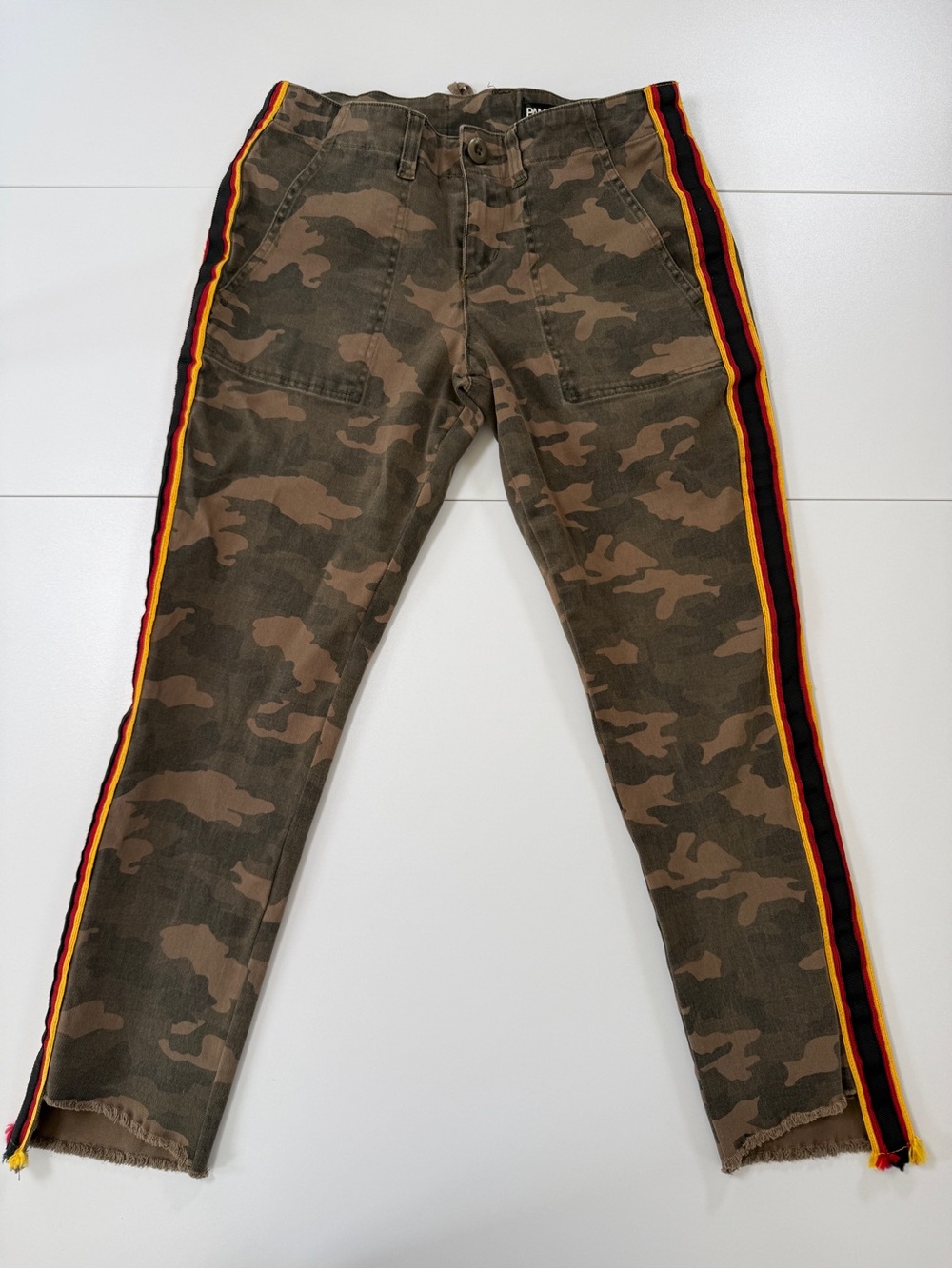 Pam & Gela Camo Side Stripe Pants | Size 26